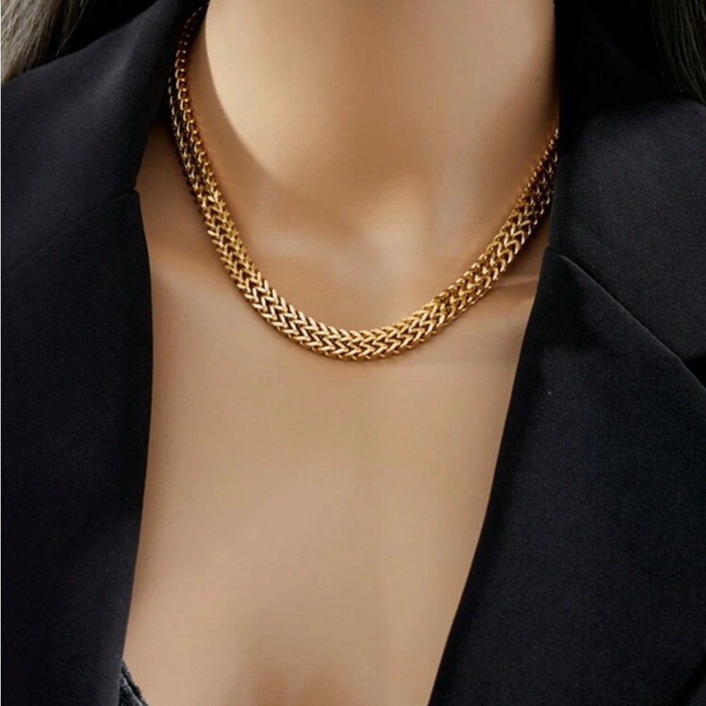 Elegant Gold Necklace Stainless Steel